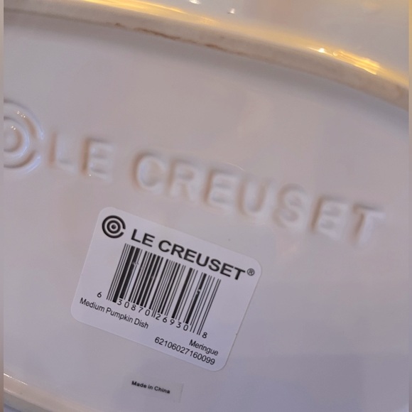 Rare Le Creuset Medium Ceramic Pumpkin Dish Thanksgiving Fall - Picture 4 of 6